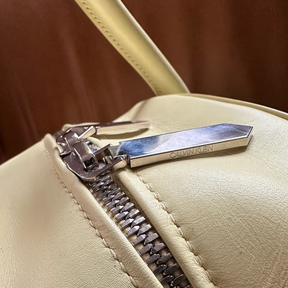 Calvin Klein runway designer collection leather yellow bowling bag studio luxury - Picture 8 of 17